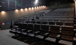 Desconocido 1 en Gran cine para eventos en Badajoz