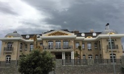 Fachada en Villa para rodajes en Las Rozas