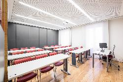 Aula 3 en el Colegio Oficial de Aparejadores y Arquitectos Técnicos de Madrid