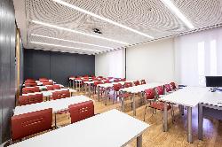 Aula 4 en el Colegio Oficial de Aparejadores y Arquitectos Técnicos de Madrid